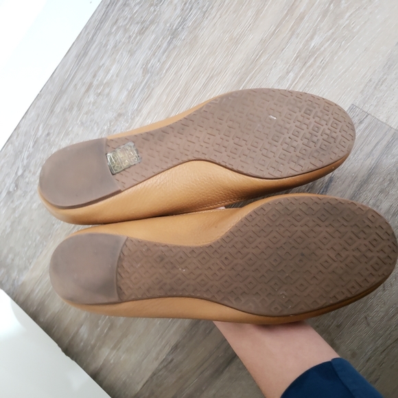 SOLD Tory Burch Leather Flats - Picture 3 of 10